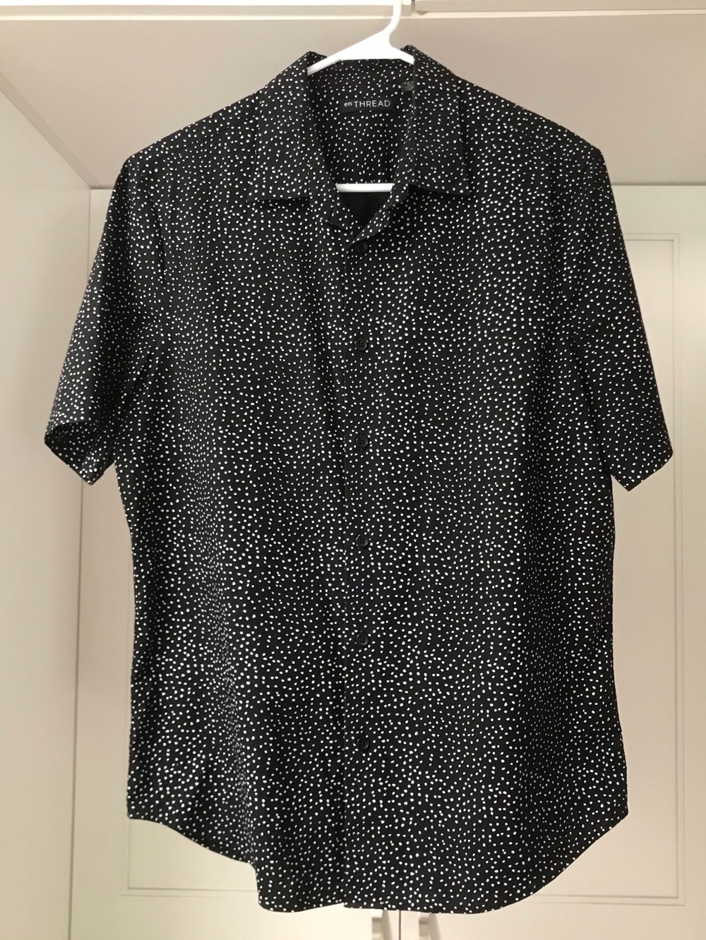 En Thread Men’s Black Dot-Print Short-Sleeve Button-Down Shirt M